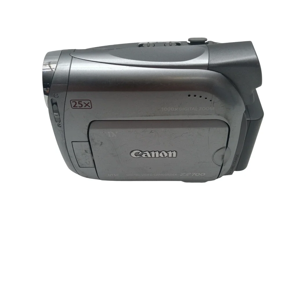 Canon ZR700 MiniDV Camcorder Video Camera + Zoom New Battery & Charger [4 PARTS]